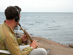 David Rothenberg plays to beluga whales.
