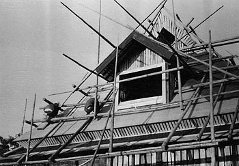 Minka under construction.