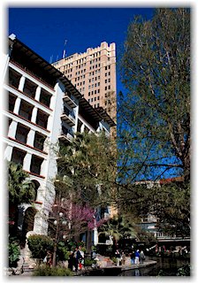 Apartments Overlooking the River Walk. Photo by S. Buntin.